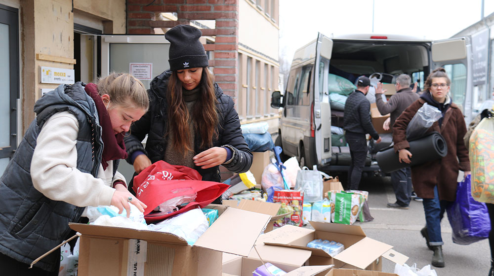 Studierende und Magdeburger sammeln Spenden (c) Ina Götze
