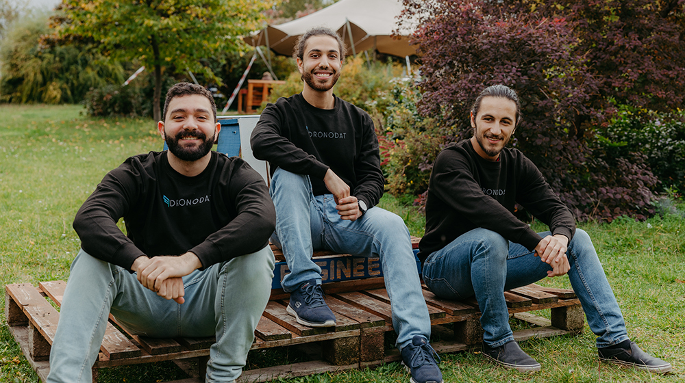 Ahmad Qadoura, Mahmoud Sarhan und Amro Al-Zoubi aus Jordanien haben in Magdeburg ein Unternehmen gegründet. (Foto: Hannah Theile / Uni Magdeburg)