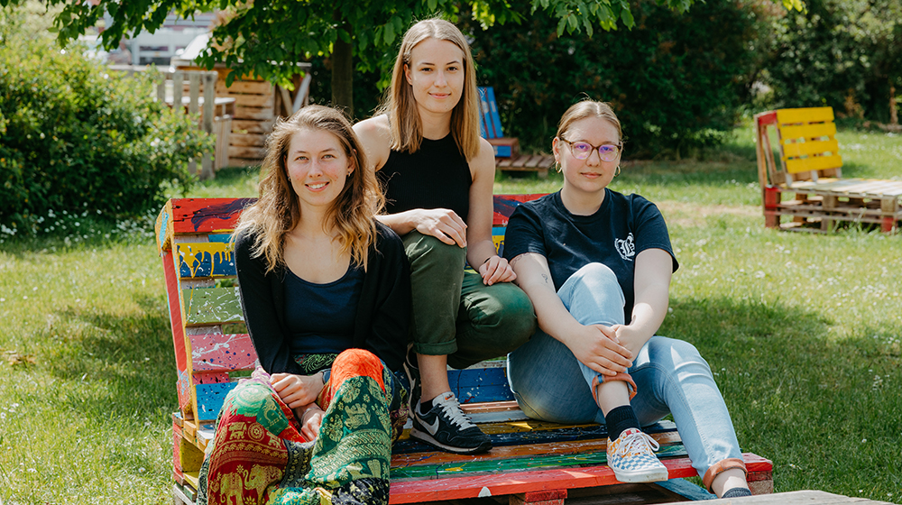 Paula, Hanna, Rosa haben die Studierendenzeitschrift tja?! gegründet (Foto: Jana Dünnhaupt / Uni Magdeburg)