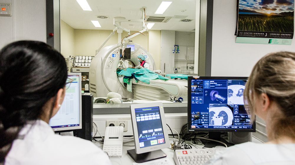 In dem NUM-Projekt RACOON werden bundesweit radiologische Daten von COVID-19-Fällen für eine verbesserte Diagnostik erfasst (Foto: Sarah Kossmann / UMMD)