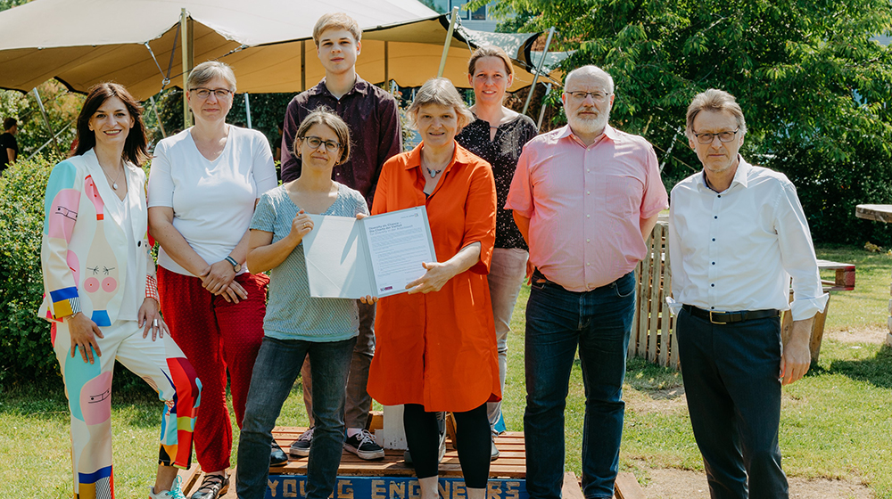 Netzwerk Chancengleichheit und Diversität bei der Unterzeichnung der Charta der Vielfalt (c) Jana Dünnhaupt Uni Magdeburg