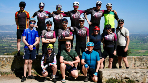 Gruppenfoto von FlaR Racing auf Mallorca (c) Tim Maihold Gruppenfoto von FlaR Racing auf Mallorca (c) Tim Maihold
