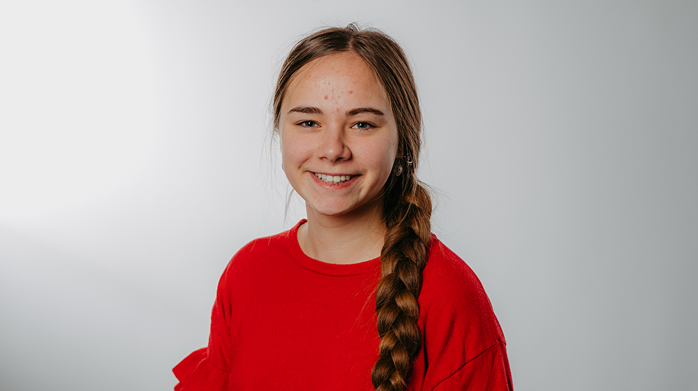 Luise Neumann is in her first semester of the new AI Engineering course at the University of Magdeburg. (Photo: Jana Dünnhaupt / University of Magdeburg)