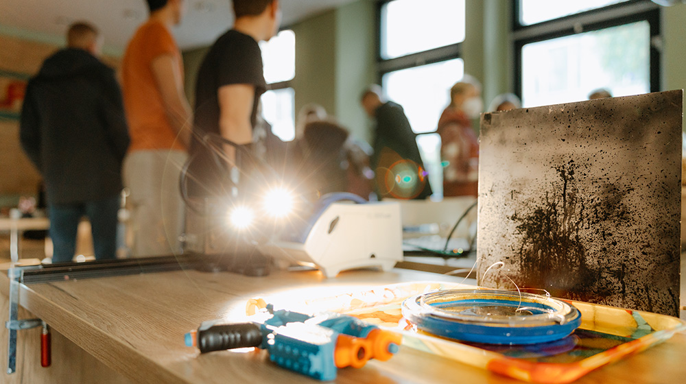 Experiment setup at the physics day (c) Jana Dünnhaupt Uni Magdeburg