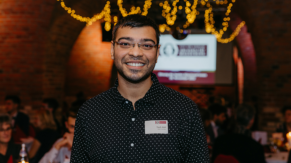 DAAD-Preisträger Yash Ankurbhai Shah auf der Absolventenverabschiedung (Foto: Jana Dünnhaupt / Uni Magdeburg)