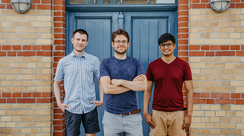 Yuriy Golotsevich, Sascha Thiergart und Sujan Adhikari von Embever (v.l.n.r.). 