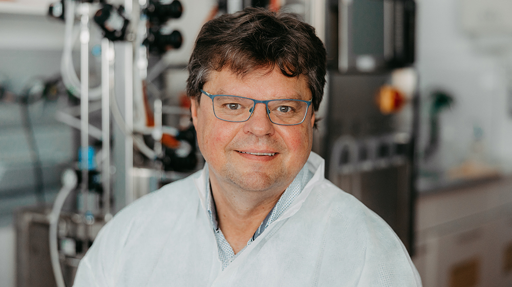 Prof. Reichl ist seit mehr als 25 Jahren in der Impfstoffforschung tätig (Foto: Jana Dünnhaupt / Uni Magdeburg)