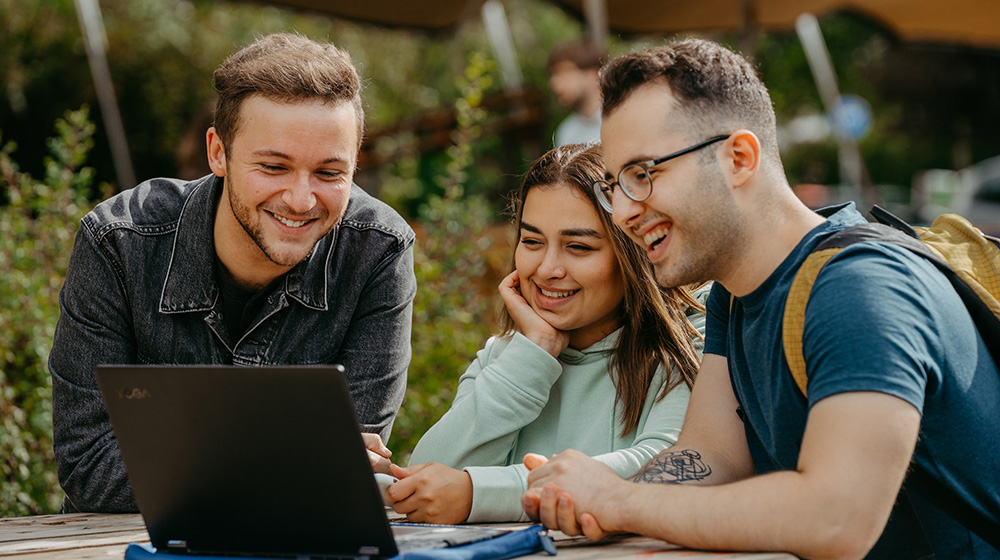 /unimagdeburg_media/Presse/Bilder/Pressemitteilungen/2023/Fragen+von+Studieninteressierten+rund+um+ein+Studium+an+der+Uni+Magdeburg+werden+am+Studienorientierungstag+am+31_+August+2023+digital+beantwortet+%28c%29+Jana+D%C3%BCnnhaupt+Uni+Magdeburg-height-560-width-1000-p-108790.jpg