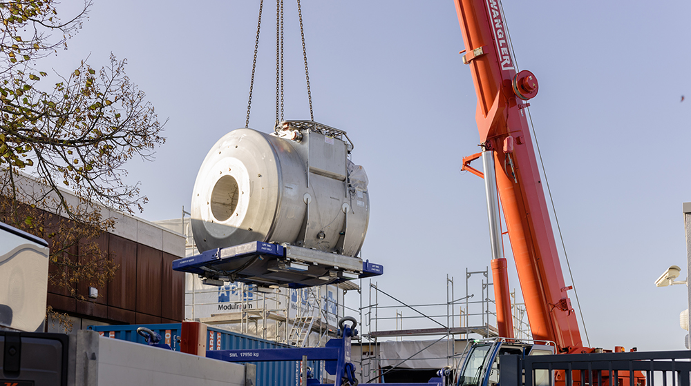 /unimagdeburg_media/Presse/Bilder/Pressemitteilungen/2023/Magnet+f%C3%BCr+7_T_MRT+trifft+an+Uni+ein+%28c%29+Anna+Friese-height-560-width-1000-p-104466.jpg