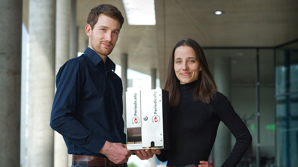 Katharina Weißig und Corvin Groß wollen mit Periodically Periodenprodukte frei verfügbar machen (Foto: Sven Kloss)